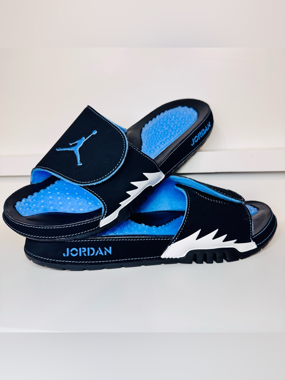 Jordan Hydro 5 Retro Slides Black University Blue Size 9 Brand New